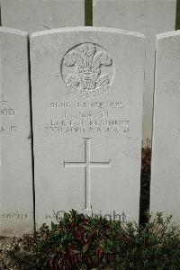 Bailleul Communal Cemetery Extension (Nord) - Smyth, J