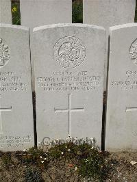 Bailleul Communal Cemetery Extension (Nord) - Snowdon, George Carr Barker