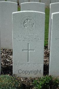 Bailleul Communal Cemetery Extension (Nord) - Snowdon, John Coulson