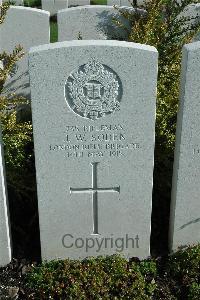 Bailleul Communal Cemetery Extension (Nord) - Soden, J W