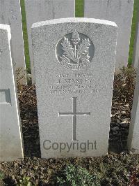 Bailleul Communal Cemetery Extension (Nord) - Stanley, J