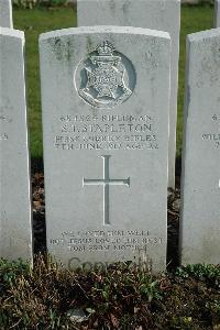 Bailleul Communal Cemetery Extension (Nord) - Stapleton, Sidney Thomas