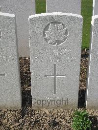 Bailleul Communal Cemetery Extension (Nord) - Stewart, W P