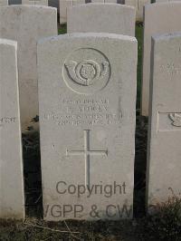 Bailleul Communal Cemetery Extension (Nord) - Stocks, E