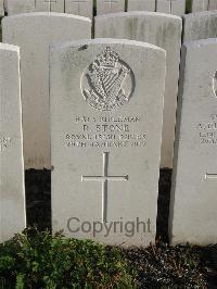Bailleul Communal Cemetery Extension (Nord) - Stone, D