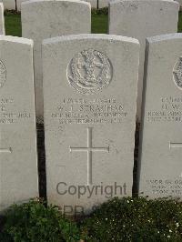 Bailleul Communal Cemetery Extension (Nord) - Strachan, W J