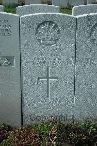 Bailleul Communal Cemetery Extension (Nord) - Strong, Herbert James