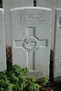 Bailleul Communal Cemetery Extension (Nord) - Stuart, James Alfred