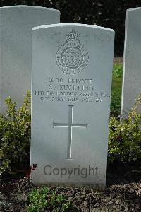 Bailleul Communal Cemetery Extension (Nord) - Suckling, S