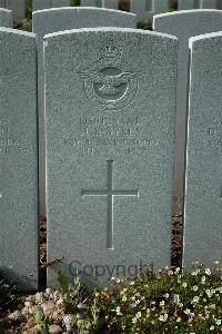 Bailleul Communal Cemetery Extension (Nord) - Sykes, H K