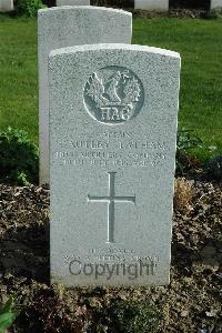 Bailleul Communal Cemetery Extension (Nord) - Tatham, Cautley