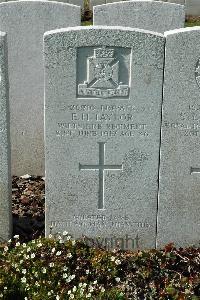 Bailleul Communal Cemetery Extension (Nord) - Taylor, E H
