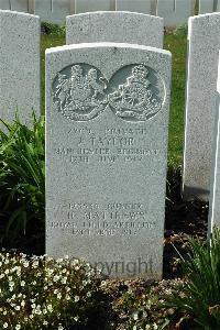 Bailleul Communal Cemetery Extension (Nord) - Taylor, J