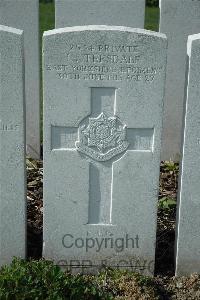 Bailleul Communal Cemetery Extension (Nord) - Teesdale, Lionel