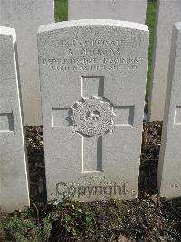 Bailleul Communal Cemetery Extension (Nord) - Thomas, A