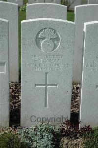 Bailleul Communal Cemetery Extension (Nord) - Thomas, F