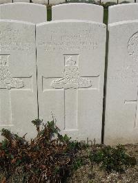 Bailleul Communal Cemetery Extension (Nord) - Thomson, D