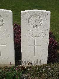 Bailleul Communal Cemetery Extension (Nord) - Thomson, H