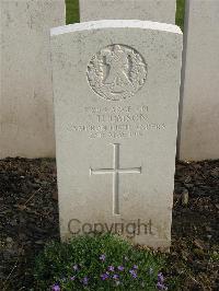 Bailleul Communal Cemetery Extension (Nord) - Thomson, J