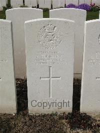 Bailleul Communal Cemetery Extension (Nord) - Thornton, James
