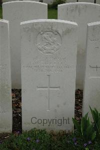 Bailleul Communal Cemetery Extension (Nord) - Tillett, W
