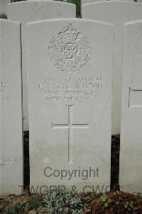 Bailleul Communal Cemetery Extension (Nord) - Titterington, E