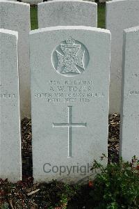 Bailleul Communal Cemetery Extension (Nord) - Tozer, A W