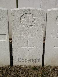 Bailleul Communal Cemetery Extension (Nord) - Turner, A L