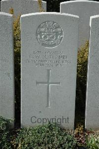 Bailleul Communal Cemetery Extension (Nord) - Turner, C W H