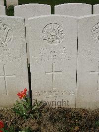 Bailleul Communal Cemetery Extension (Nord) - Turner, Reginald John