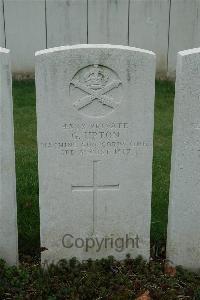 Bailleul Communal Cemetery Extension (Nord) - Upton, G