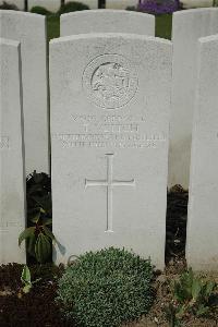 Bailleul Communal Cemetery Extension (Nord) - Veitch, Thomas