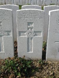 Bailleul Communal Cemetery Extension (Nord) - Venn, W E