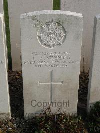 Bailleul Communal Cemetery Extension (Nord) - Venning, J P