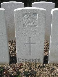 Bailleul Communal Cemetery Extension (Nord) - Wade, F W