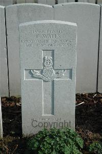 Bailleul Communal Cemetery Extension (Nord) - Walls, Francis