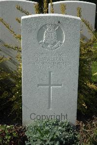 Bailleul Communal Cemetery Extension (Nord) - Walton, J