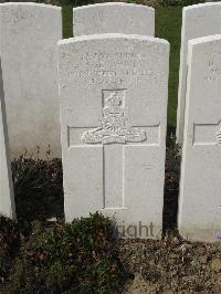 Bailleul Communal Cemetery Extension (Nord) - Wand, C E