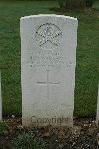 Bailleul Communal Cemetery Extension (Nord) - Wareham, L G