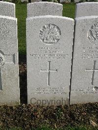 Bailleul Communal Cemetery Extension (Nord) - Warner, Leslie William Roy