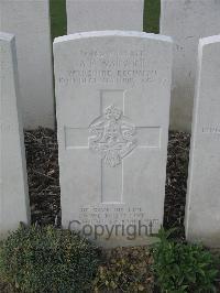 Bailleul Communal Cemetery Extension (Nord) - Warwick, A E