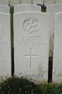 Bailleul Communal Cemetery Extension (Nord) - Waters, H