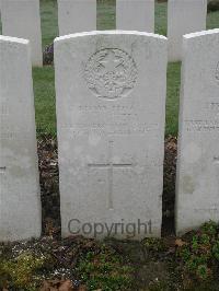 Bailleul Communal Cemetery Extension (Nord) - Watters, P