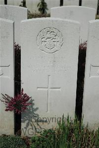 Bailleul Communal Cemetery Extension (Nord) - Welton, A