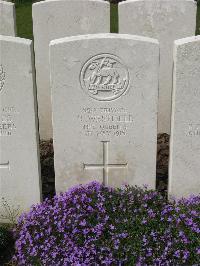 Bailleul Communal Cemetery Extension (Nord) - Westfield, R