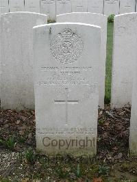 Bailleul Communal Cemetery Extension (Nord) - White, A H