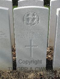 Bailleul Communal Cemetery Extension (Nord) - White, Arthur