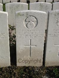 Bailleul Communal Cemetery Extension (Nord) - White, Benjamin