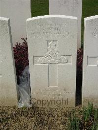Bailleul Communal Cemetery Extension (Nord) - White, Frederick