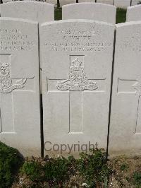 Bailleul Communal Cemetery Extension (Nord) - White, George